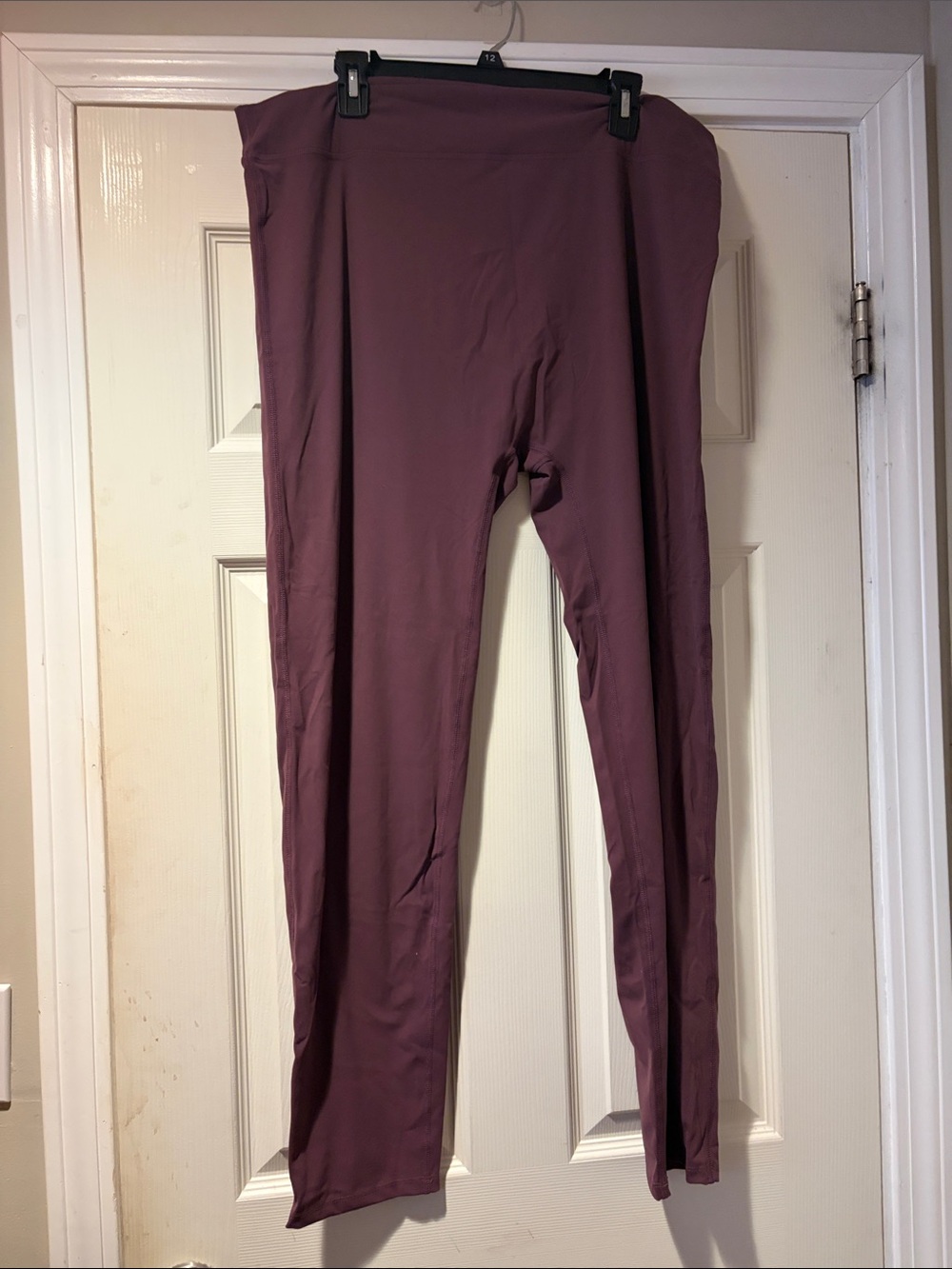 PrettyLittleThing Contour Sculpt High-Waist Leggings in Eggplant 22
